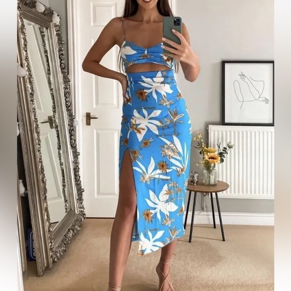 Zara Bloggers Favorite Blue White Midi Cutout Dress Size Large NWT - Picture 1 of 16